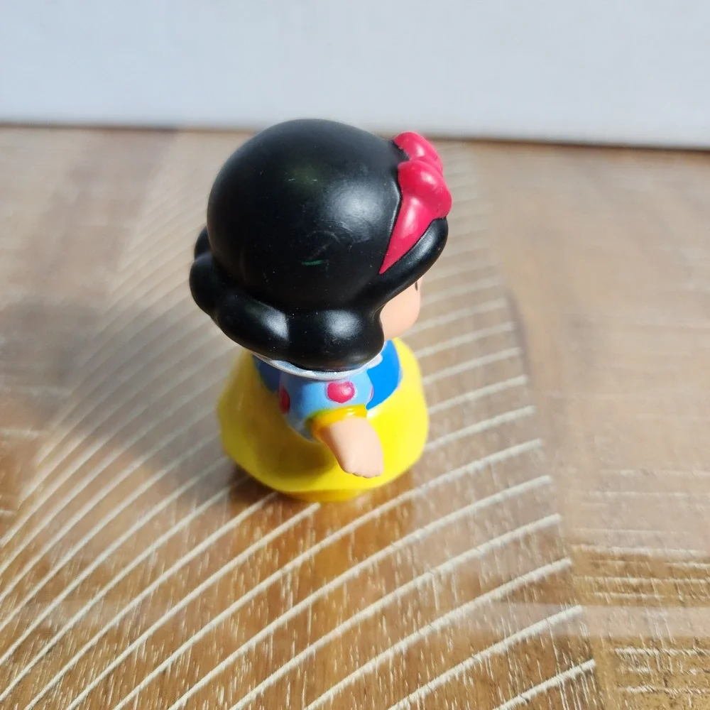 Fisher-Price Little People Disney Princess Snow White Figure 2012 Mattel Toy